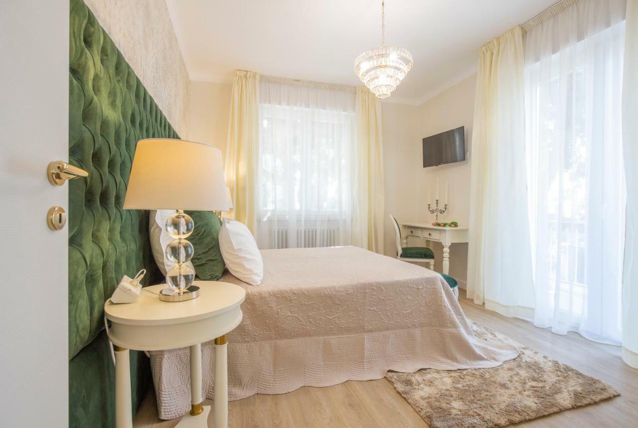 Crys: Apartments, Holiday, Business, Verde Verona Eksteriør billede